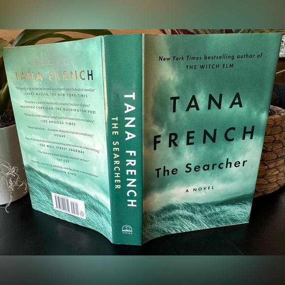 The Searcher by Tana French - Hardcover Book - EUC - Picture 4 of 11